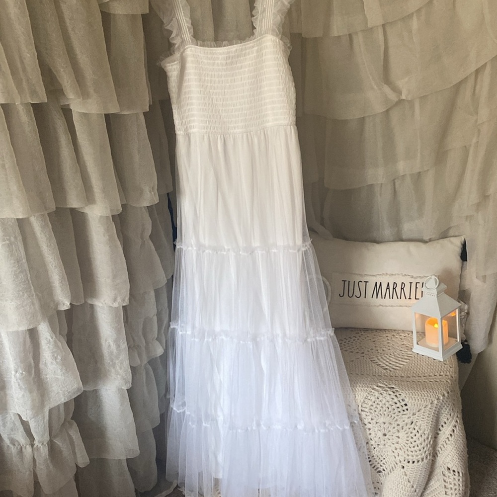 Elegant White Maxi Dress